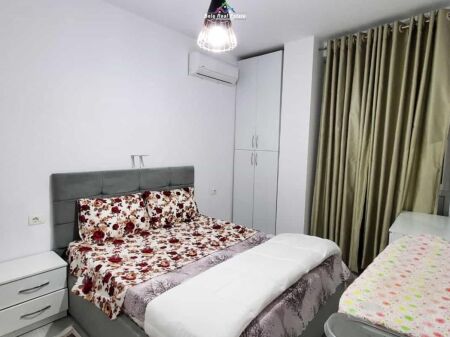 Apartament Me Qera 1+1 Tek Komuna e Parisit (ID B2101354) Tirane