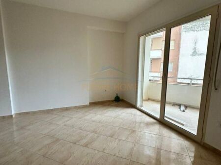 For sale, Apartment 2+1+2, Lungomare, Vlora.