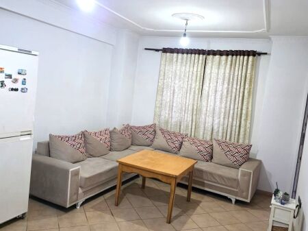 Jepet me Qira Apartament 1+1 në Astir, 400 mije leke, VETEM 1 QERA PARAPAGIM