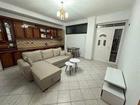 Apartament 2+1 Me Qira pranë Gjimnazit "Abdulla Keta", në Shkozë