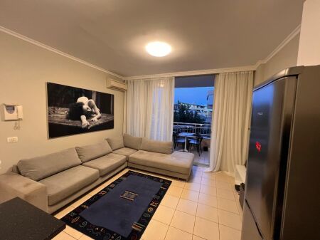 Super Apartament 1+1 + Ballkon + P.Parkimi || (Liqeni Artificial - Afër Kopshtit Zologjik) K2, Pllt I Ri Me Ashensor, me Oborr | 62.000 Leke/Muaj
