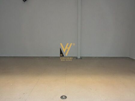LOCALE COMMERCIALE DI 124 M2 IN AFFITTO PRESSO L'EX ESPOSIZIONE 2.500 EURO