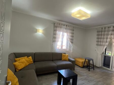  Appartamento 1+1 in Affitto | Viale Principale, Durazzo