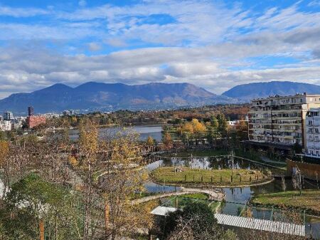  Jepet me Qira Apartament 2+1+2 pranë Kopshtit Zoologjik, Tiranë