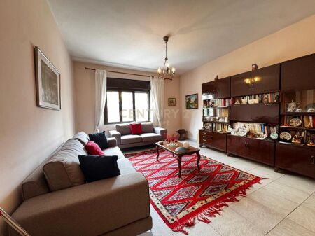 SHITET APARTAMENT NE MYSLYM SHYRI KATI I PARE/MUNDESI BIZNESI !