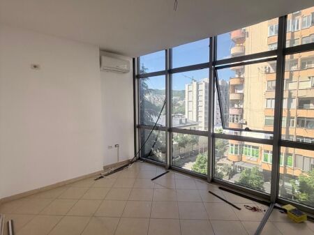 2+1, possibility to divide into 2 entrances, 21 December, 320 thousand euros
