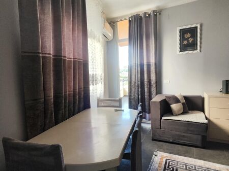 Apartament 1+1 me qira në Astir, pranë Fratarit