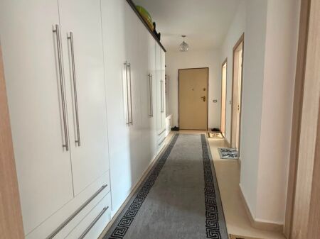  Apartament 2+1 me qira – te Fresku në Kompleksin Lugano, Tiranë.