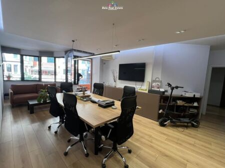 Ufficio in Affitto 2+1 Vicino a 21 Dhjetori (ID BZ2985) Tirana