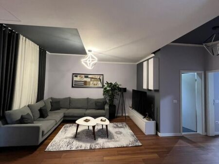 Jepet me Qira Apartament 2+1 tek Eduart Mano 