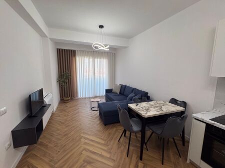 Jepet me qira apartament 1+1