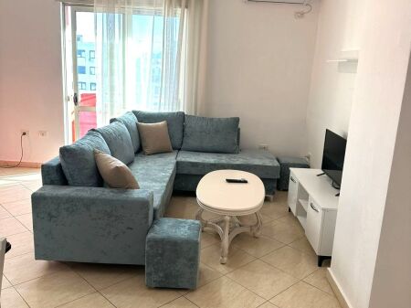  Jepet me Qera Apartament 3+1 ne Astir, 550 mije leke