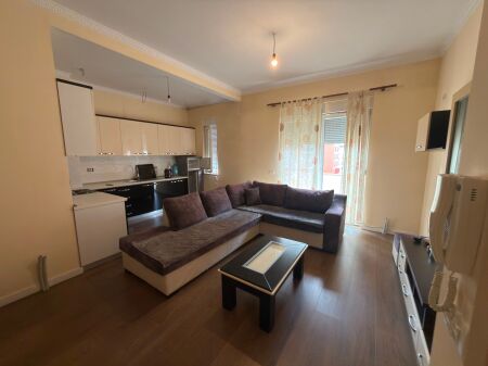 Jepet me qira apartament 1+1