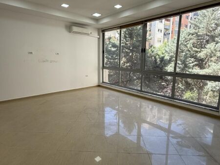 Perballe Delijorgjit Shitet Ambient Biznesi Me Cmim Okazion 2170 Euro/m²