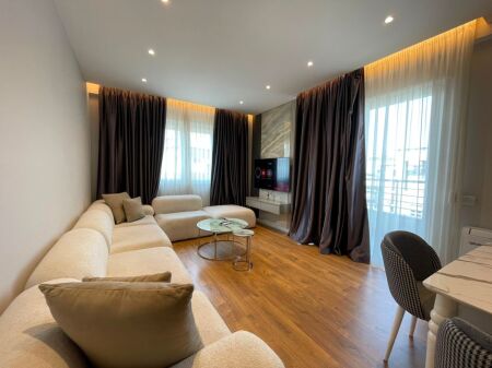 Apartament 2+1 per qira tek Kika 2 tek Komuna e Parisit.
