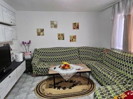 Affittasi appartamento 1+1 a Komuna e Parisit