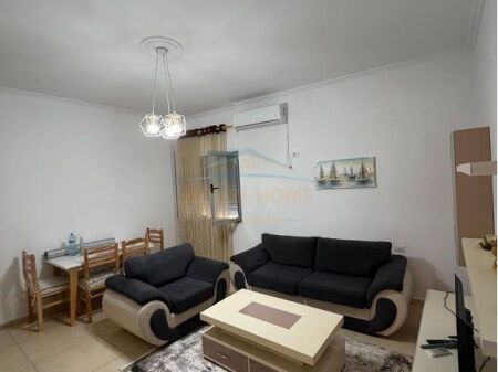 Qera, Apartament 1+1, Kopshti Botanik,Tirane