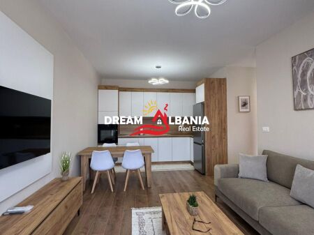 Affittasi appartamento 2+1 a Univers City vicino a QTU, Tirana (ID42215576)
