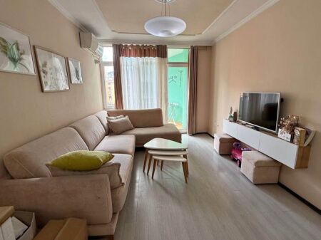 Jepet me qira apartament 2+1 – Qendër, pranë Kafe Flora