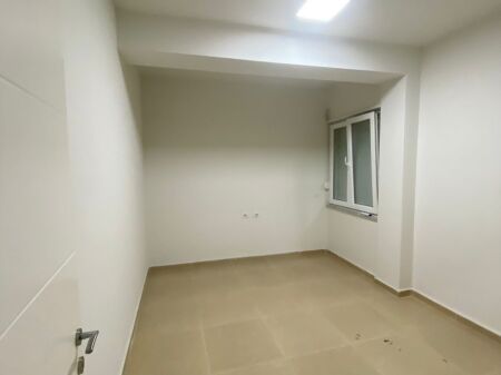 Locale per ufficio Via Kosovarve