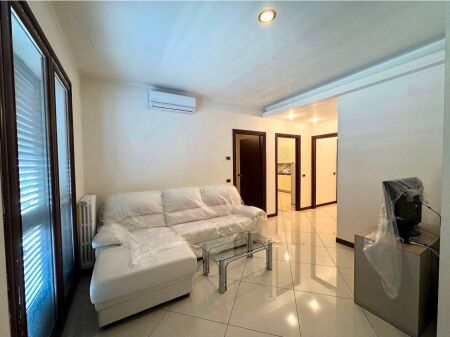 Apartament 1+1 per qira ne Kinostudio.