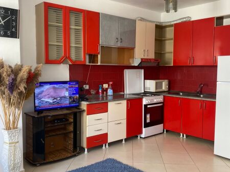Jepet Apartament per Qera 1+1 Astir