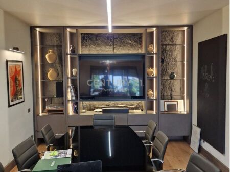 Ufficio in affitto a Bllok!! 2.000 € /Mese