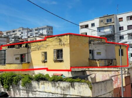Muzeumi Durres, shesim shtepi private me garage dhe kopesht