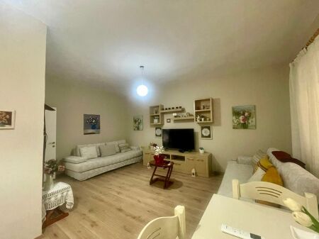 Don Bosko,jepet me qera apartament 1+1,i mobiluar. 48,000Leke
