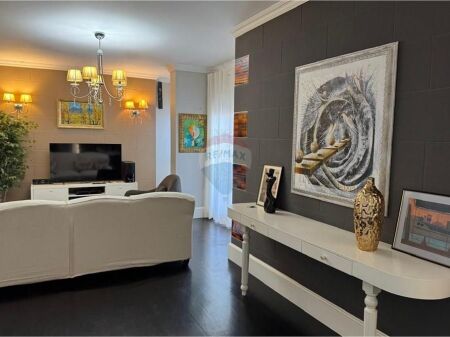 Apartament 2+1+2 me qera Blloku