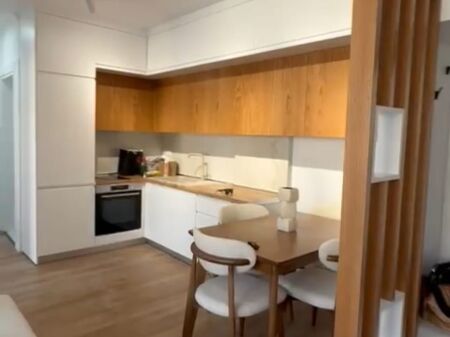 Shitet Apartament 1+1 tek Kompleksi Tom Doshi