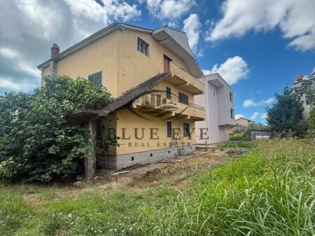 VILLA IN VENDITA CON 3 PIANI A DURRËS