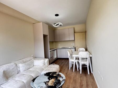 Apartament 2+1 per shitje tek Kompleksi Molla ne Astir.