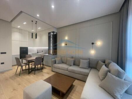 Shitet, Apartament 1+1, Rruga e Kavajes, Kompleksi Square21, Tirane.