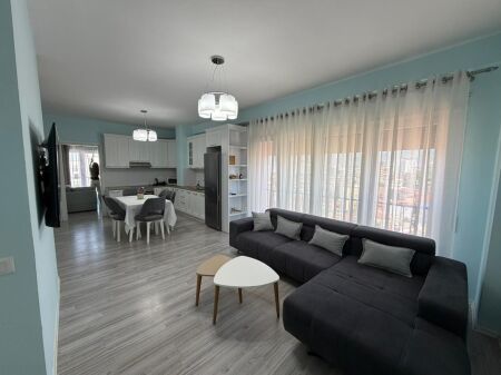  Appartamento 2+1 + 2 bagni in affitto Via Dibra, vicino a Vila Goldi  Prezzo: 65.000 lek/mese