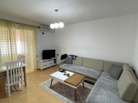 JAPIM ME QIRA APARTAMENT 1+1 PRANE FUSHES SE ALI DEMIT