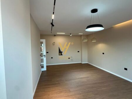 JEPET APARTAMENT 2+1+2+BLK ME QERA TE KOMUNA E PARISIT 70.000 LEKE