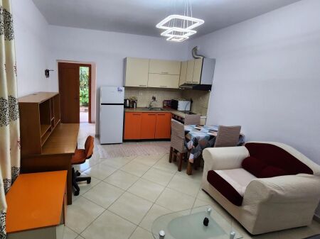 Apartament 1+1 me qira – pranë Universitetit Ekonomik të Tiranës !