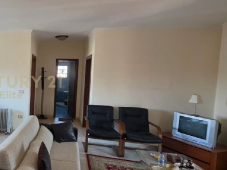 Xhamllik, Appartamento 2+1 in affitto