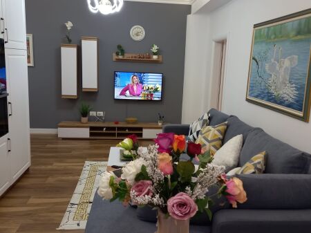 APARTAMENT 1+1 ME QIRA – RRUGA MARGARITA TUTULANI 650 mije leke te vjetra
