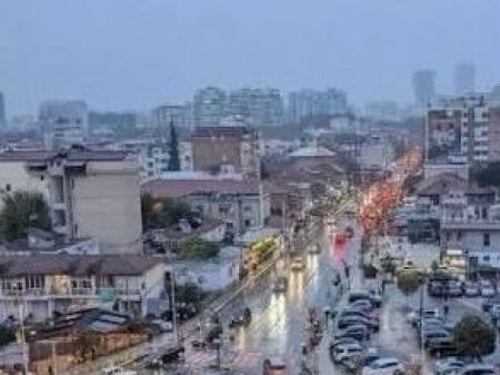🔥🏪 SHITET 70,000€ – DYQAN PRANË KOMUNËS SË PARISIT 🏪🔥