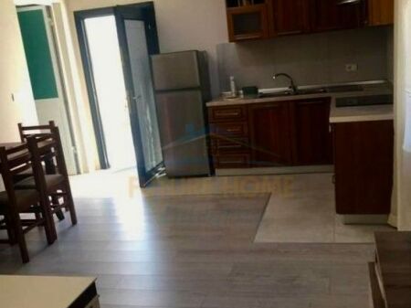 Qera, Apartament 1+1+Parkim, Ish Tregu Elektrik, Tiranë.