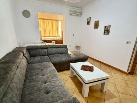 Jepet me qira apartament 2+1 te Kryqëzimi i Brrylit 500 mije leke te vjetra