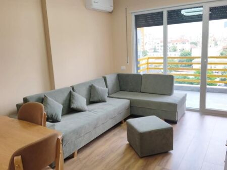 Appartamento in affitto 1+1 - Laprake, complesso E88, vicino alla stazione di servizio Kupola