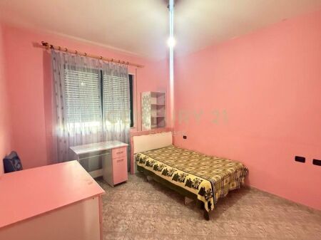 FRESKU, APARTAMENT 2+1+2 PER QIRA