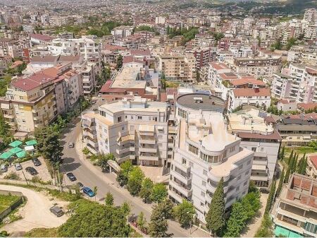 Shitet, Apartament 3+1, Fresku