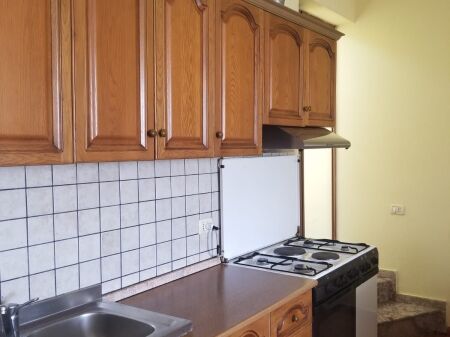 Apartament 1+1 me qira – Ali Demi (buzë rrugës kryesore) !