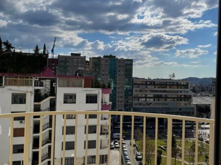  Apartament 2+1+2 për shitje te Zogu i Zi