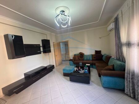 Shitet, Apartament 1+1, Unaza e re, Tiranë.
