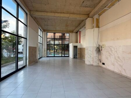 Negozio in affitto presso Grand Gallery, Yzberisht
